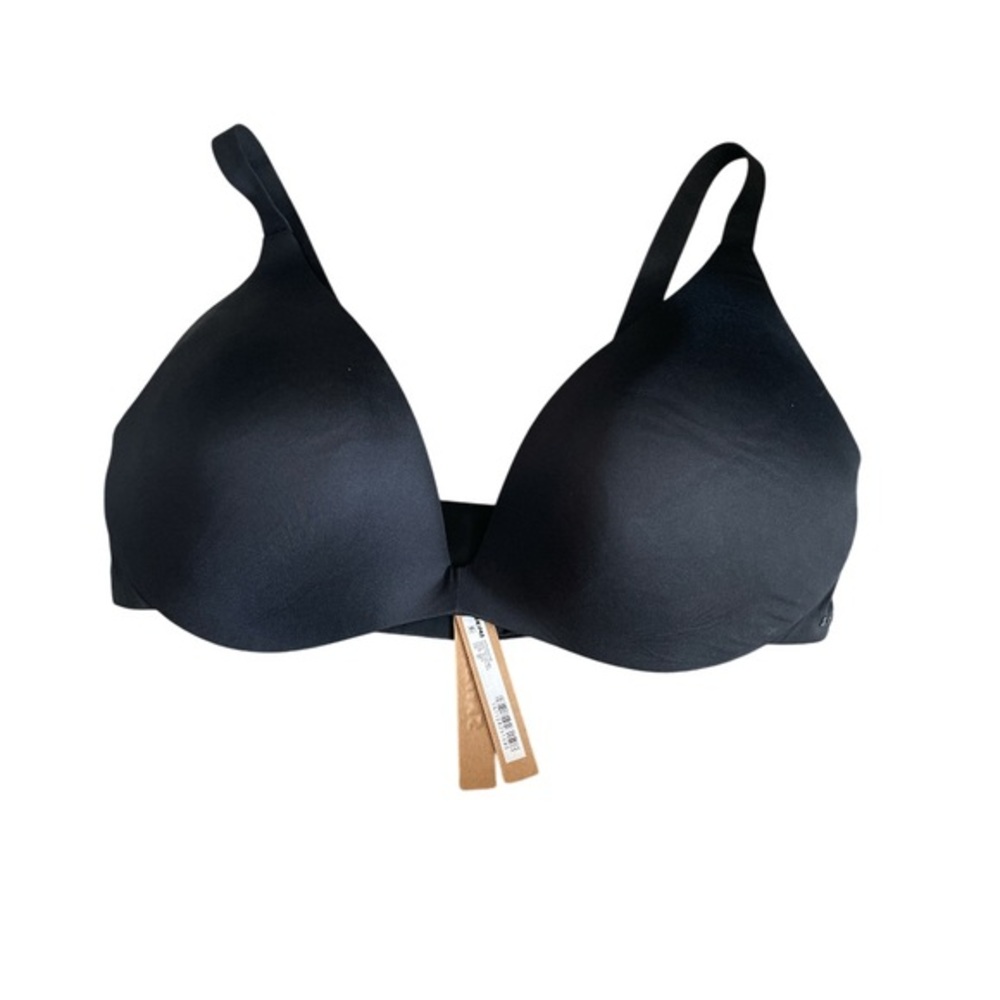 SKIMS Wireless Form Super Push-Up Plunge Bra
